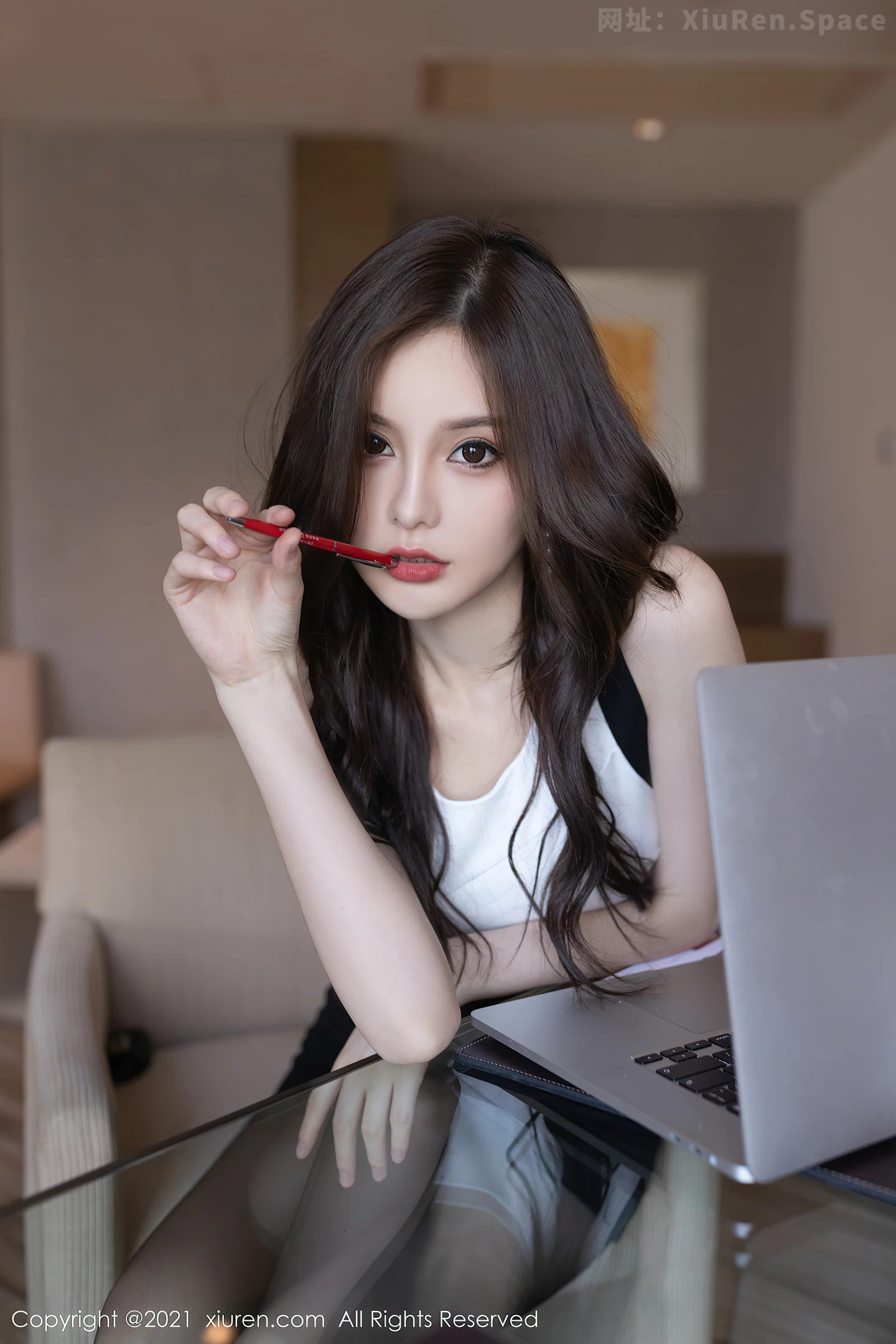 图片[3]-[XiuRen秀人网]VOL.3824 模特王心怡会议室主题脱连身裙露性感内衣超薄黑丝迷人诱惑写真88P-秀人网官方网站